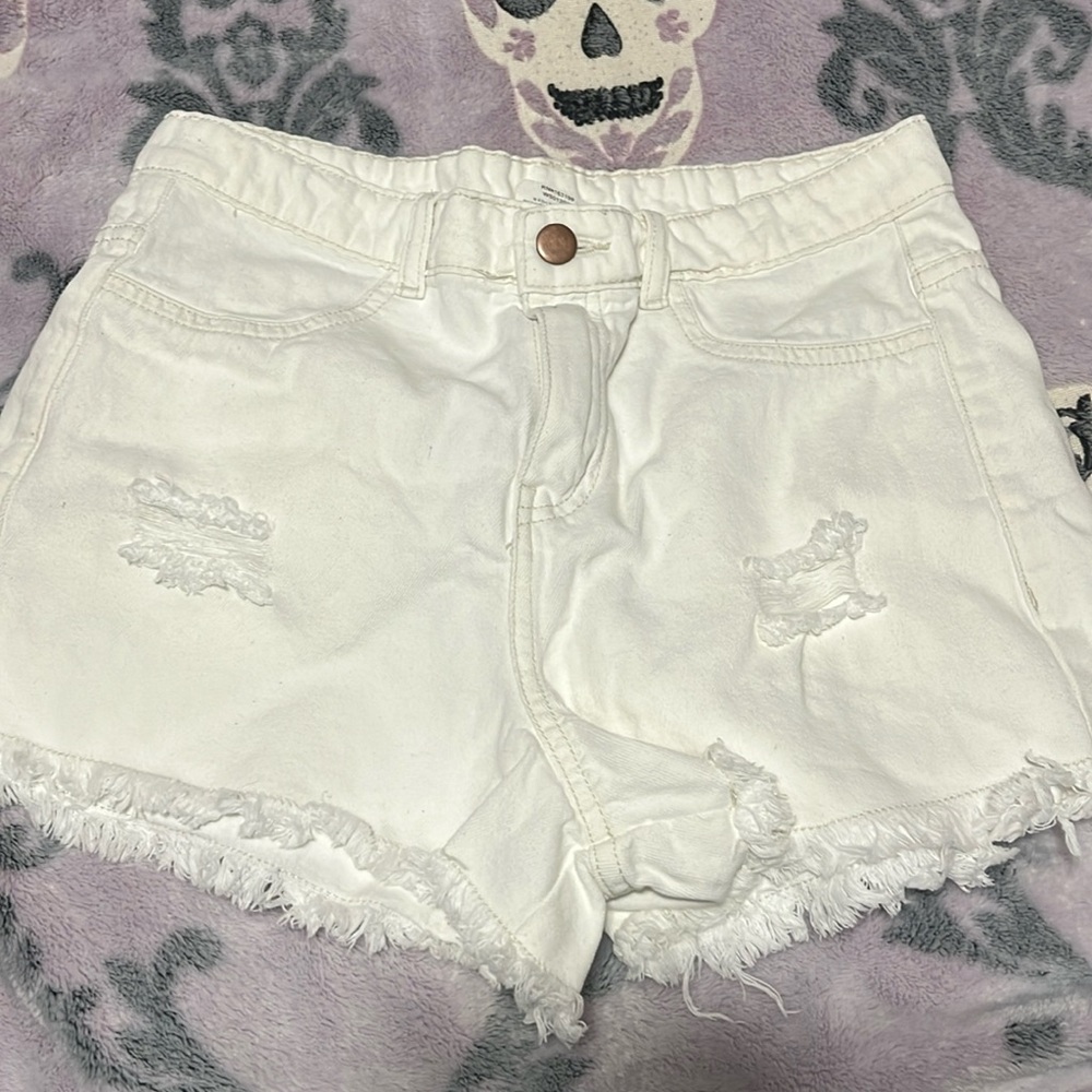 White Ripped Short size M